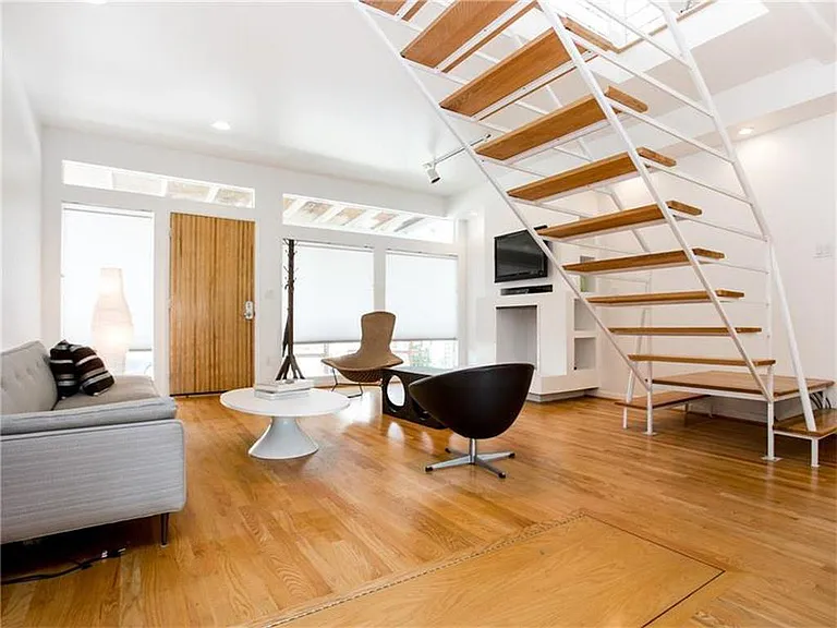 372 Lehigh Ave — Photo 6
