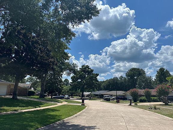 5th image of 1634 Applewood Dr