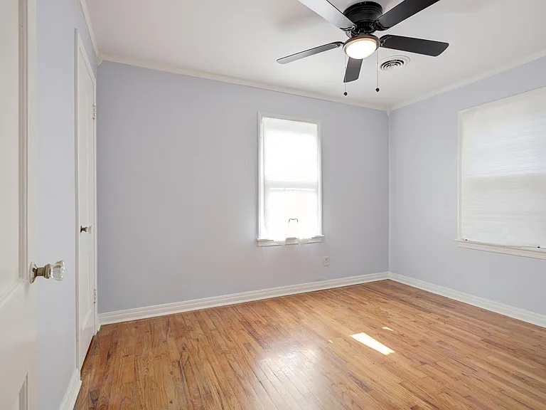 912 Garver St — Photo 22