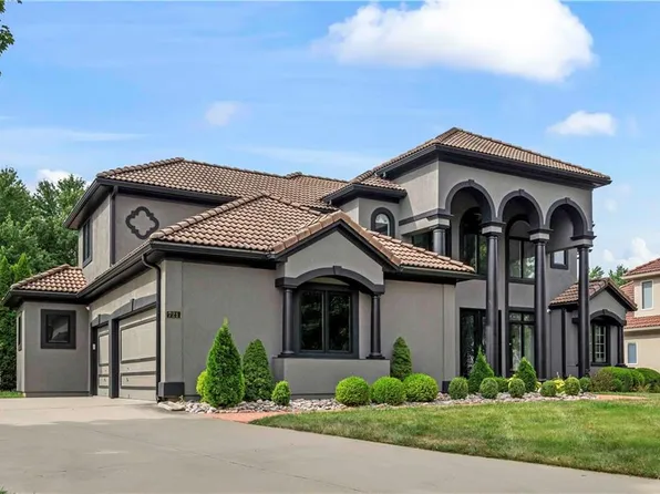 721 NE Lake Pointe Dr, Lees Summit, MO 64064