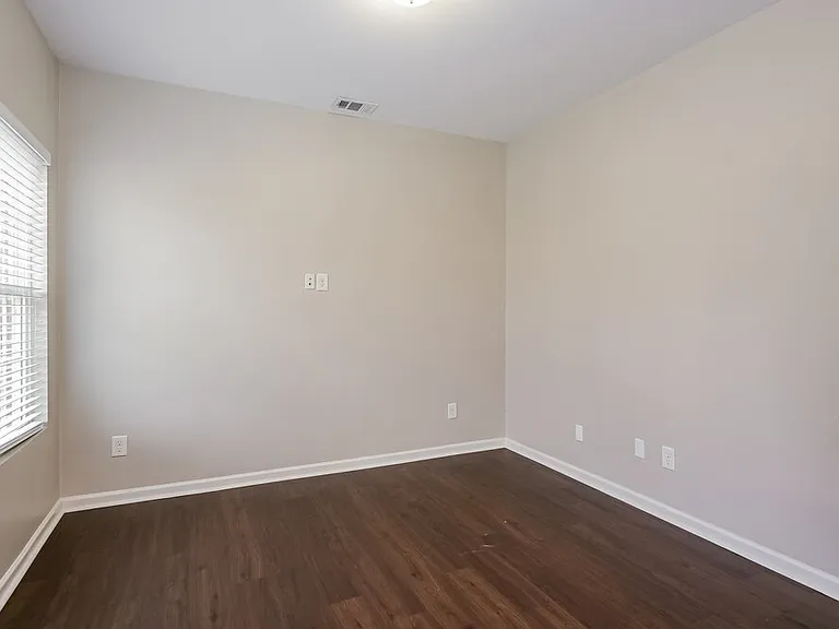 4004 Alicia Ln — Photo 9