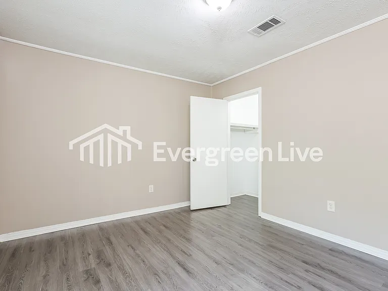 2839 Teasley Dr — Photo 9