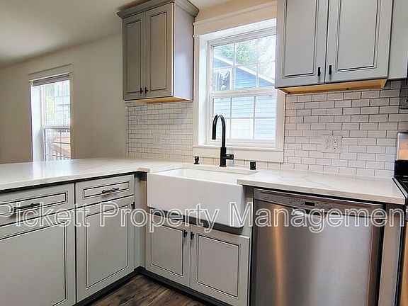 4th image of 11438 SE Regatta View Ln
