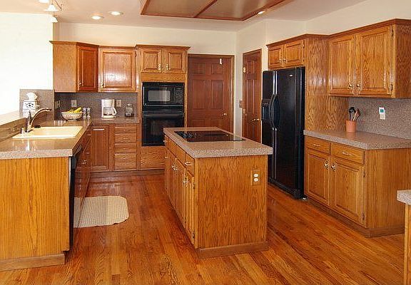 Gourmet kitchen includes all new appliances.