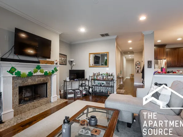 1136 W Diversey Pkwy #3, Chicago, IL 60614