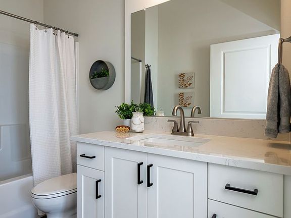 4th image of 6942 N Montana Ave #102
