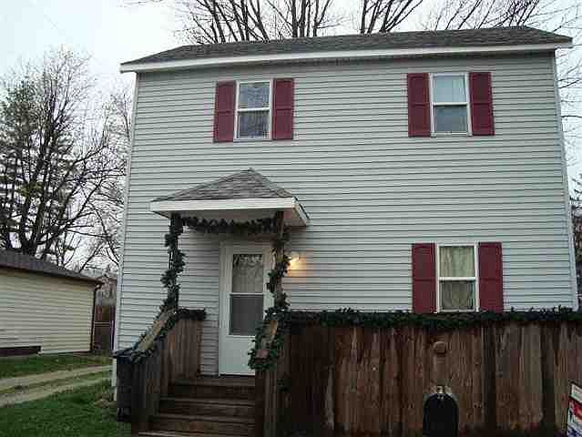 1st image of 1723 S Sampson Ave