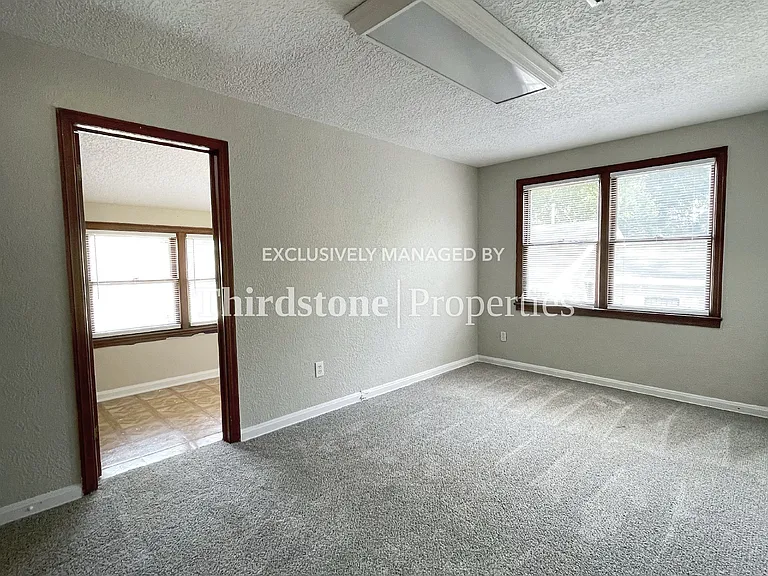 318 E 19th St — Photo 17