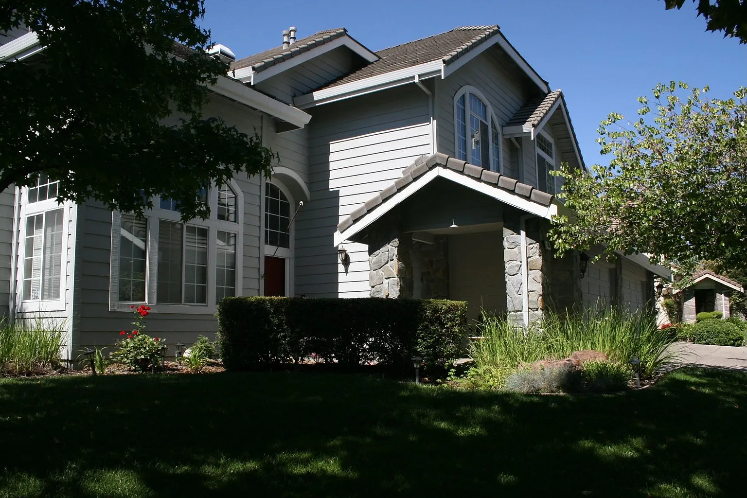 525 Rutherford Cir photo 1