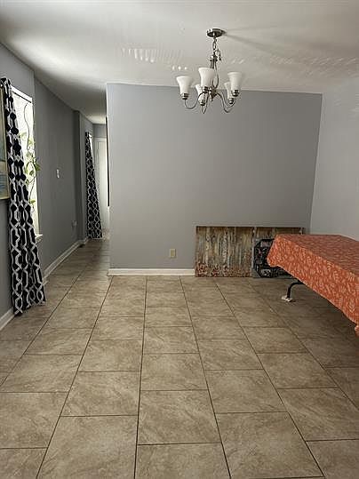 1st image of 122 N Scott St #1