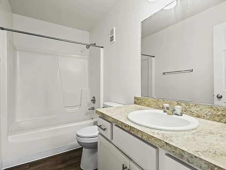 Tanglewood Apartments — Photo 43