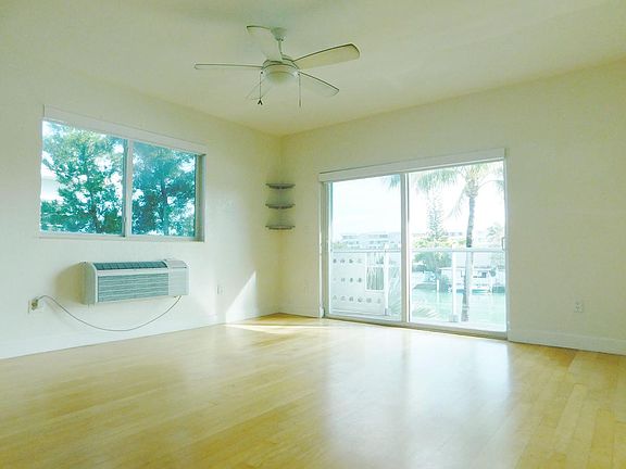 3rd image of 7171 Bay Dr Unit 12-7171-12