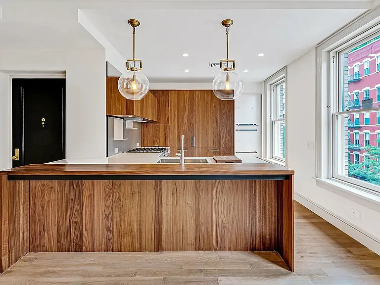 414 W Broadway #4S — Photo 1