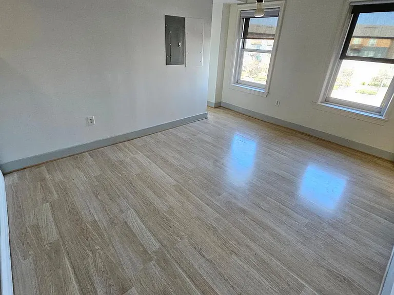 329 E Colorado Blvd #306 — Photo 2