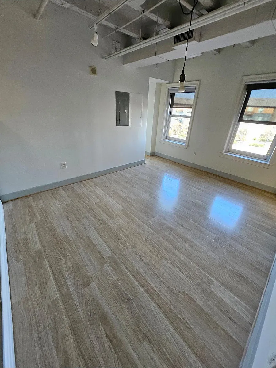 Building Photo - 329 E Colorado Blvd #306