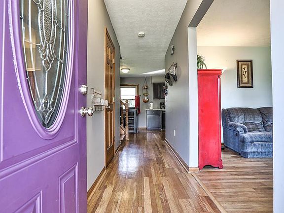 4th image of 1922 Newmarket Dr