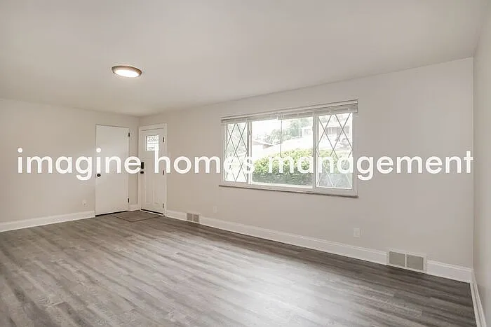 4 bed, 2.0 bath, 1152 sqft, $1,895 — Photo 3