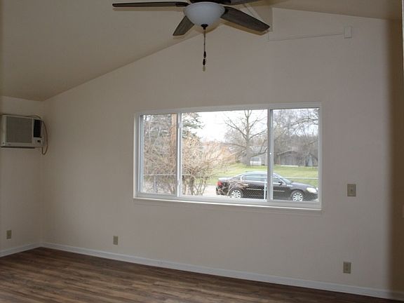 2nd image of 7043 Estrelle Ave