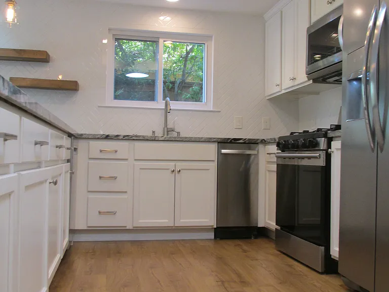 414 Woodbridge St — Photo 2