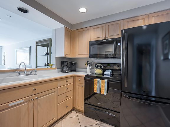 5th image of 105 Front St APT 119