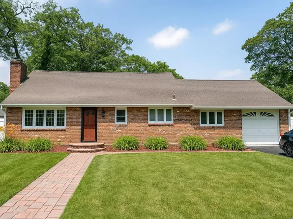 61 Ulster Avenue, West Babylon, NY 11704