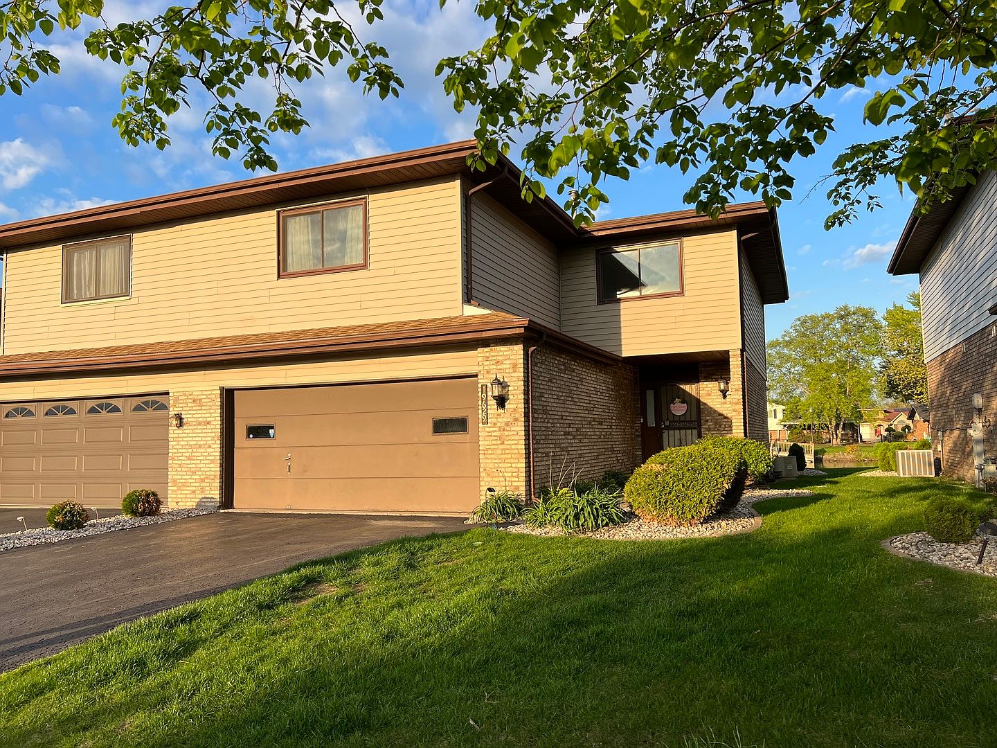 19629 Lake Shore Dr, Lynwood, IL 60411 | Zillow