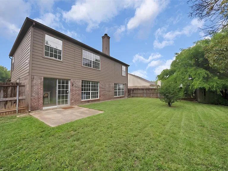 7548 Meadow Creek Dr — Photo 27