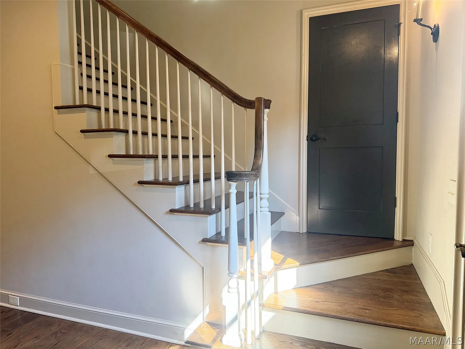 3 bed, 2.5 bath, 2376 sqft, $2,650 — Photo 4