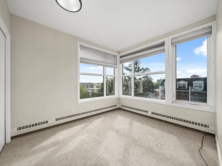 328 21st Ave SW #501 — Photo 16