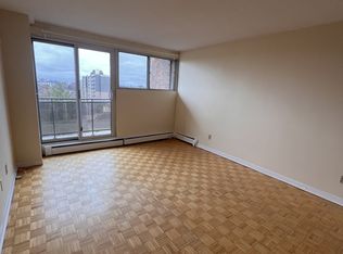 345 Laurier Ave E #805, Ottawa, ON K1N6R5