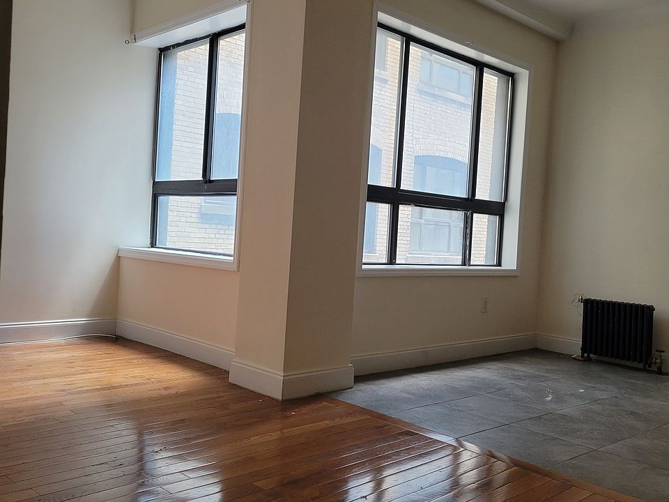 1st image of 300 W 49th St APT 607