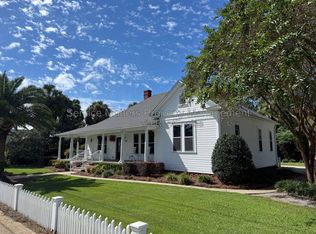 5165 Canal St, Milton, FL 32570