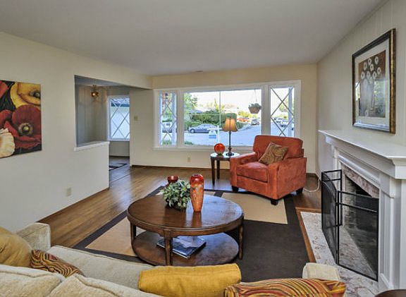 2nd image of 2433 Whitman Way