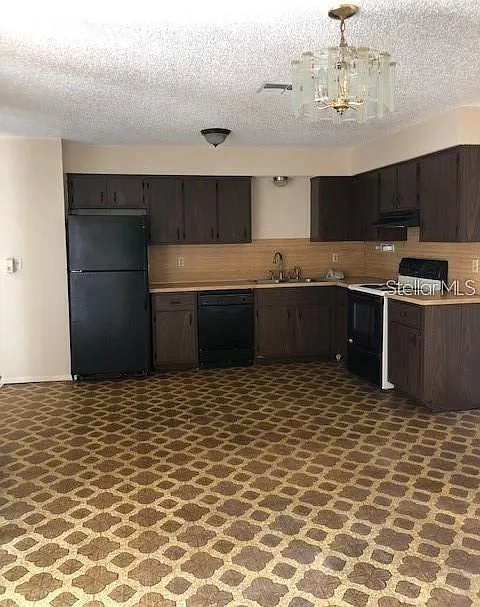 2 bed, 1.5 bath, 1122 sqft, $1,295 — Photo 4