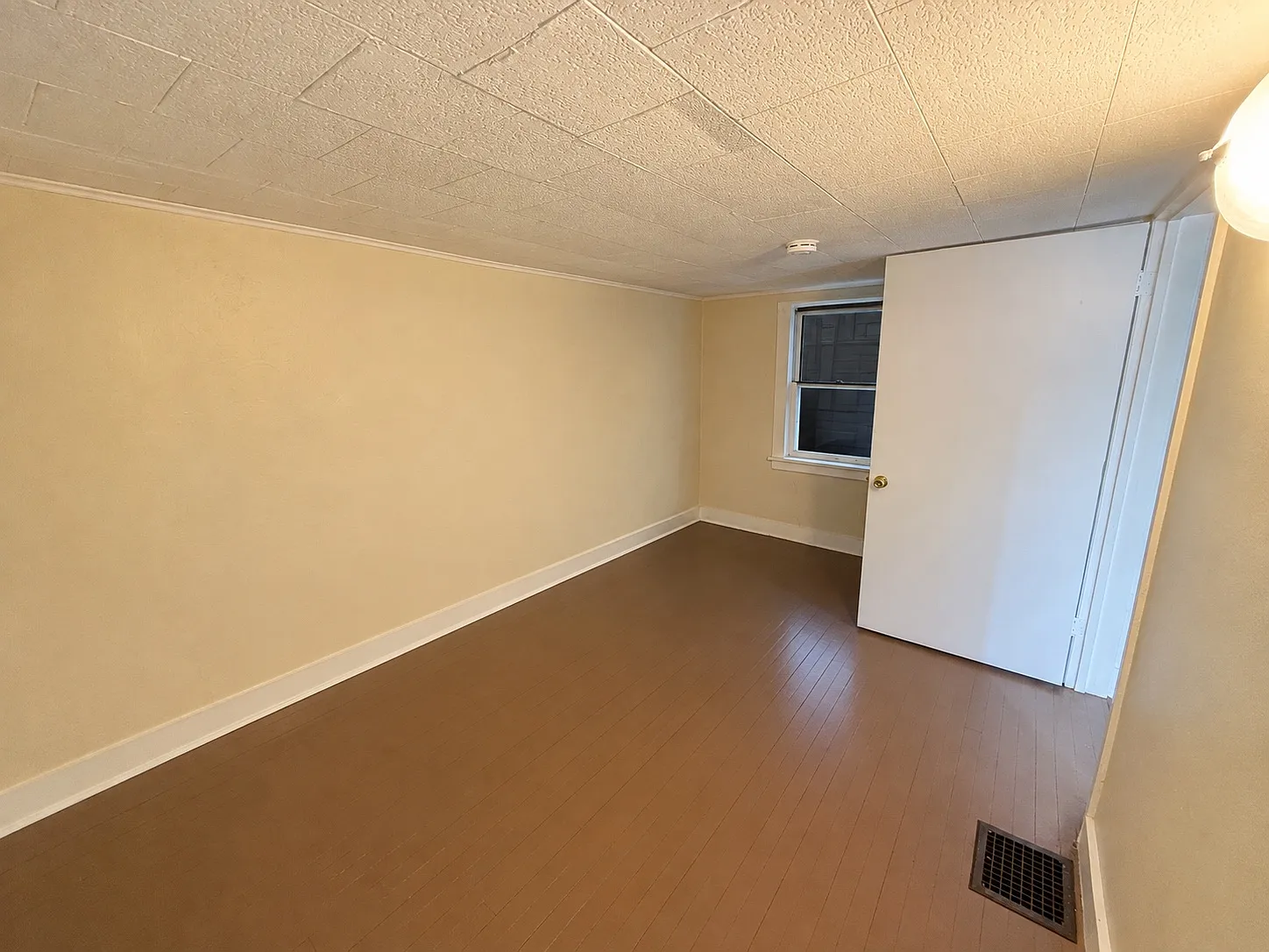 1 bed, $1,000 — Photo 2