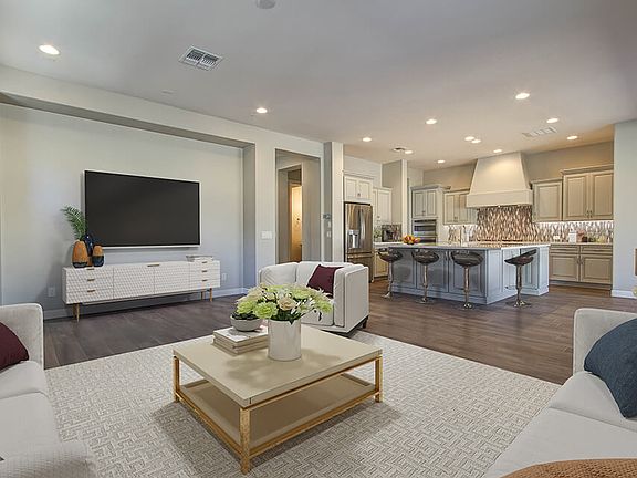 3rd image of 70 E Kennedia Dr