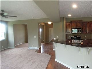 4th image of 18311 Nina St