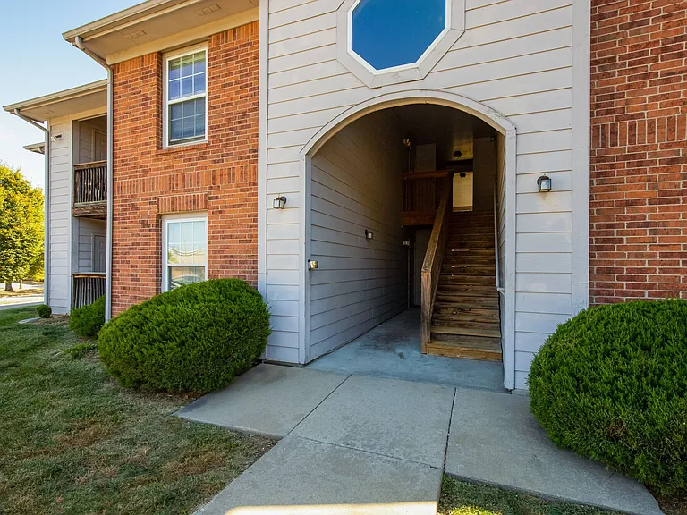 Westgate Apartments — Photo 36