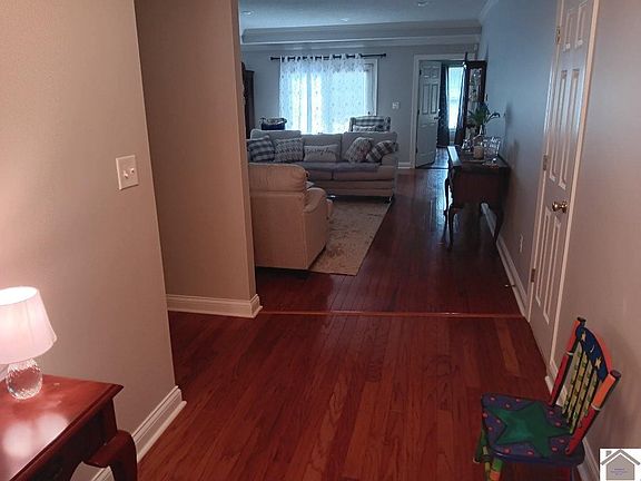 4th image of 1102 Robinwood Dr