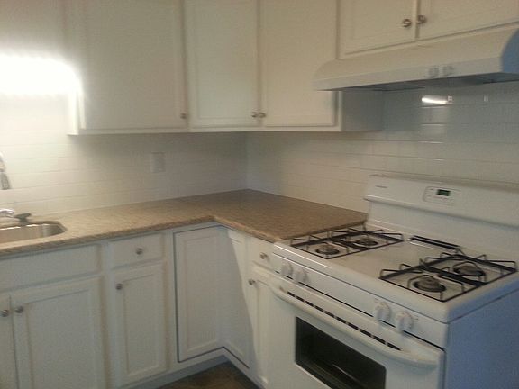 3rd image of 1017 H St APT 12