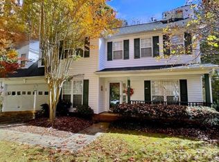 106 Hedgewood Ct, Fletcher, NC 28732