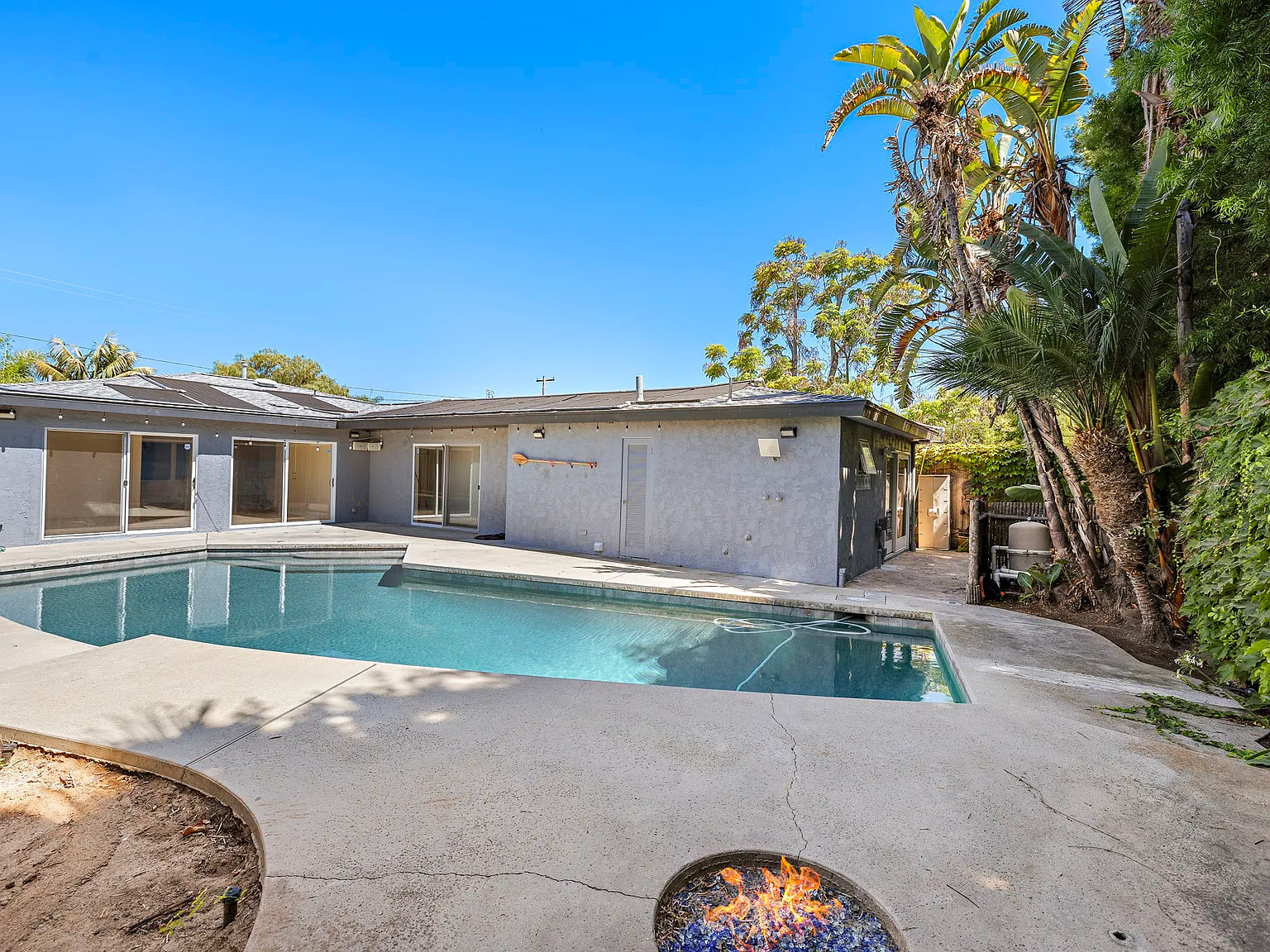 4 bed, 2195 sqft, $9,000 — Photo 4