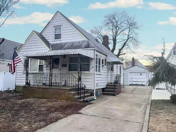 163-28 20th Road, Whitestone, NY 11357