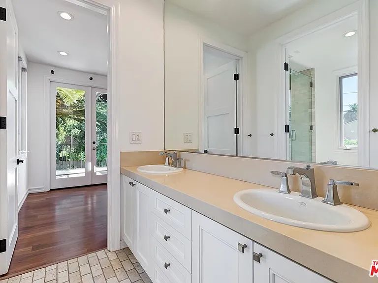 2890 Forrester Dr — Photo 29