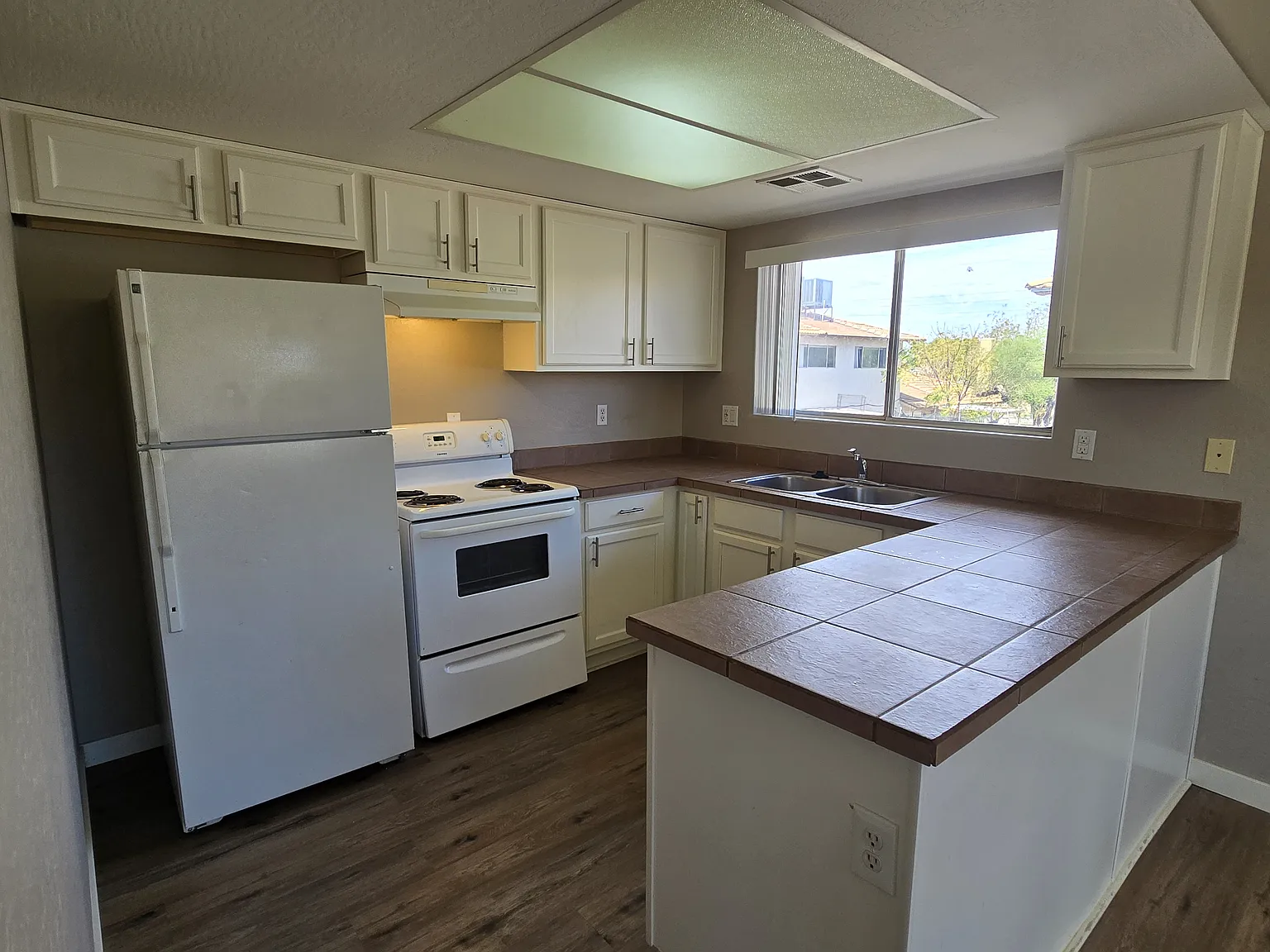 2 bed, 822 sqft, $1,499 — Photo 1