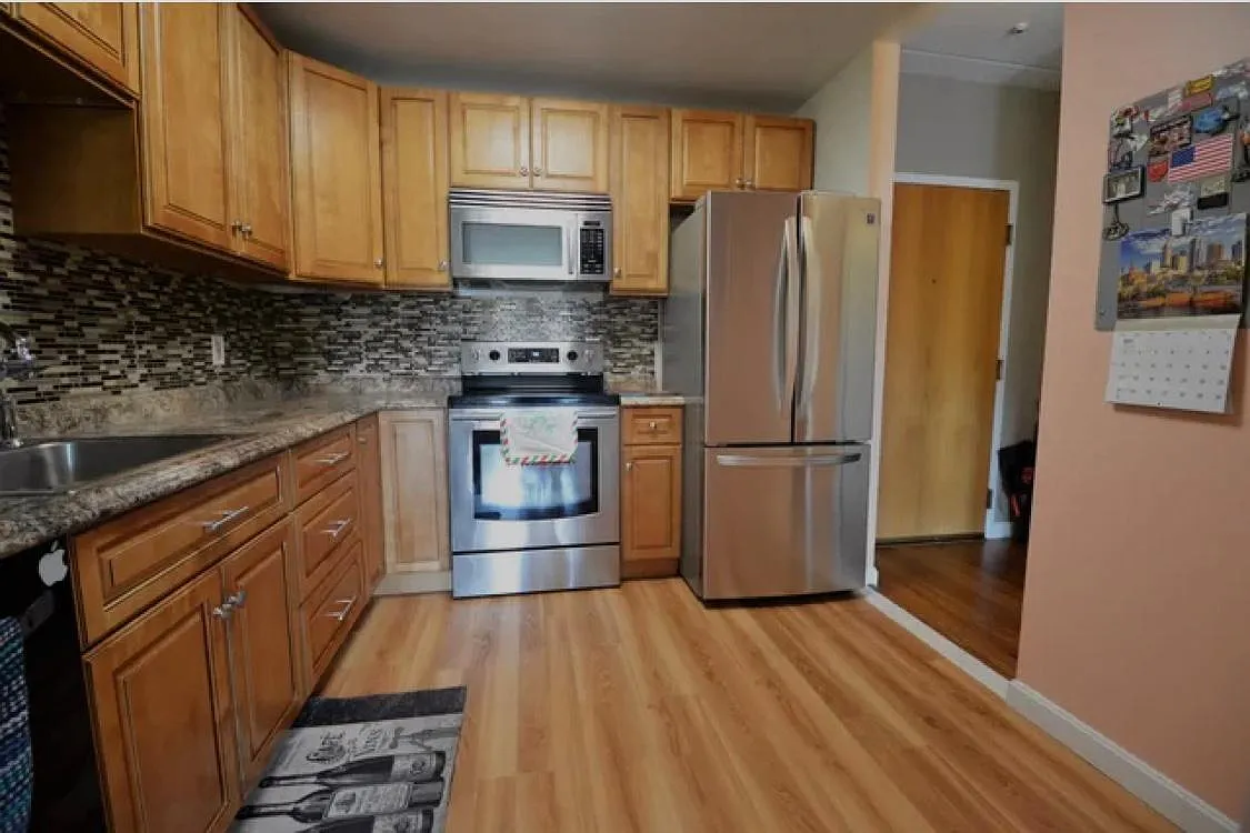 Building Photo - 14 Heron St #410