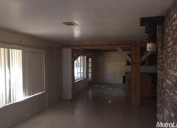 5th image of 1535 Shamrock Ln