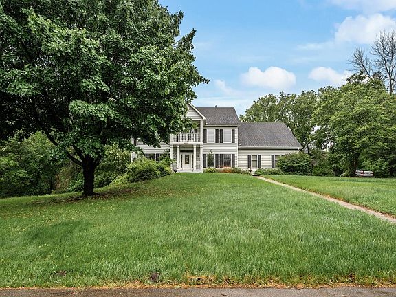 2nd image of 2401 Omeara Ct