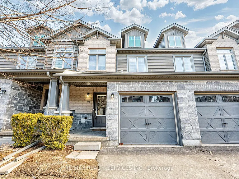 22 Arlington Cres #22 — Photo 1