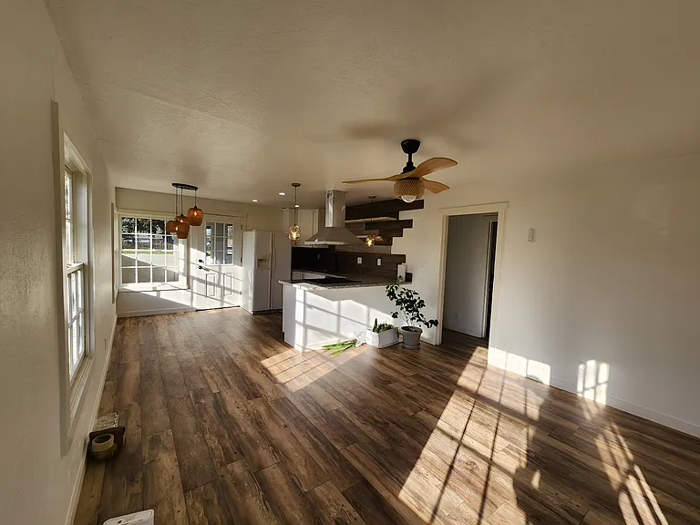 Elk St — Photo 14